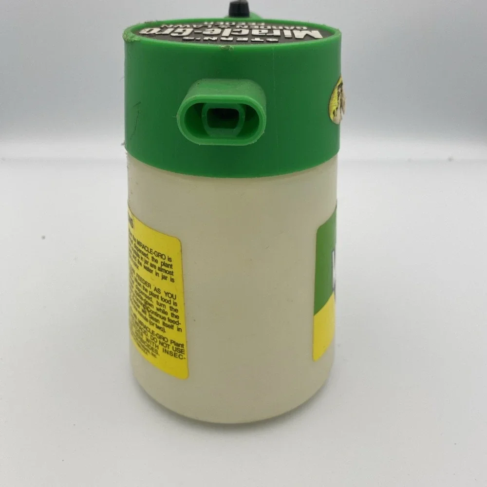 Miracle-Gro Garden &‎ Lawn Feeder – Vintage Hose-End Sprayer
